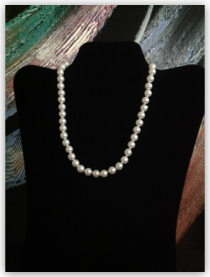 Necklace - White Pearls